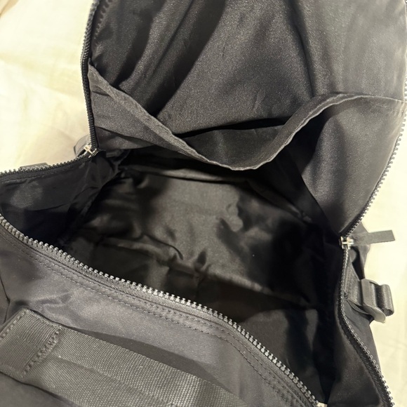 lululemon athletica new crew Backpack 22L - Picture 6 of 6